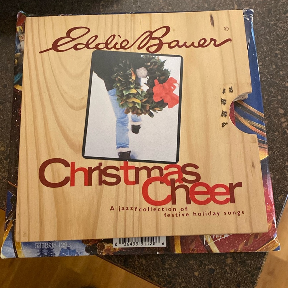 🎄Vintage EDDIE BAUER Christmas CD gift